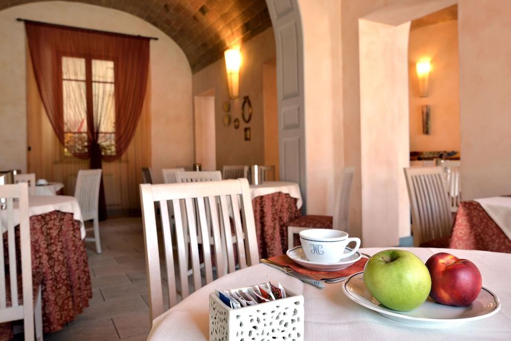 סיינה Hotel La Colonna מראה חיצוני תמונה