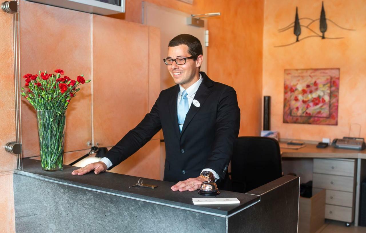 סיינה Hotel La Colonna מראה חיצוני תמונה