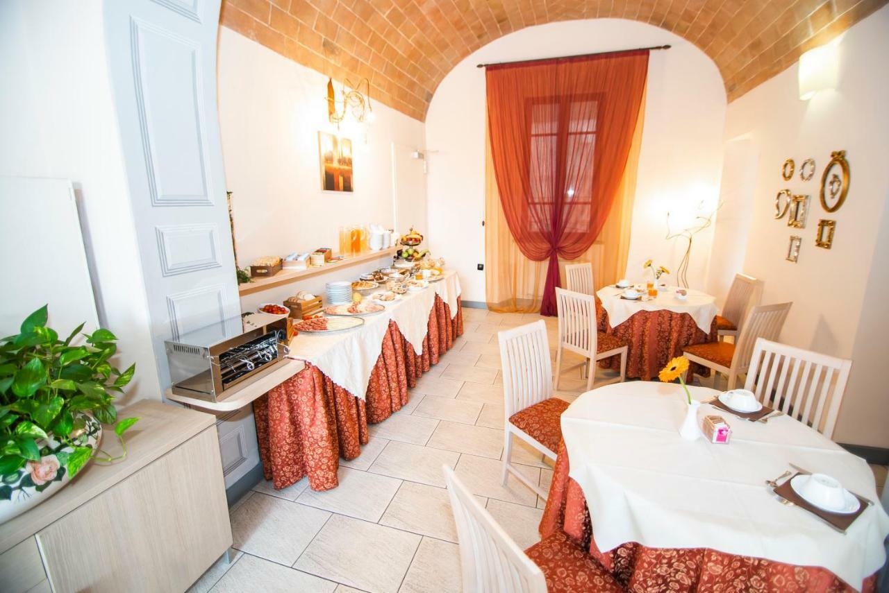 סיינה Hotel La Colonna מראה חיצוני תמונה